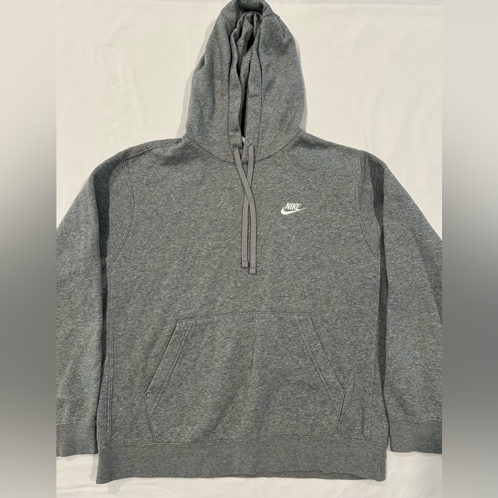 Nike sweatshirt size medium